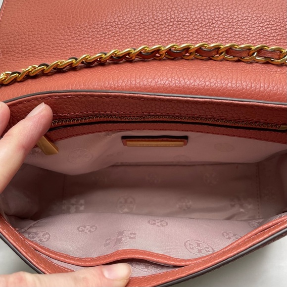 Tory Burch Britten Adjustable Shoulder Leather Purse - Picture 10 of 16